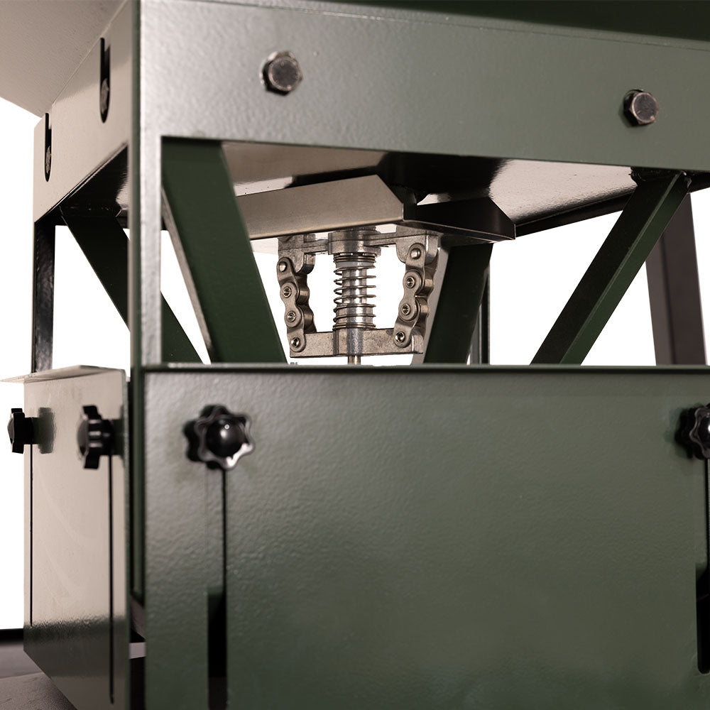 600 LB Automatic Deer Feeder