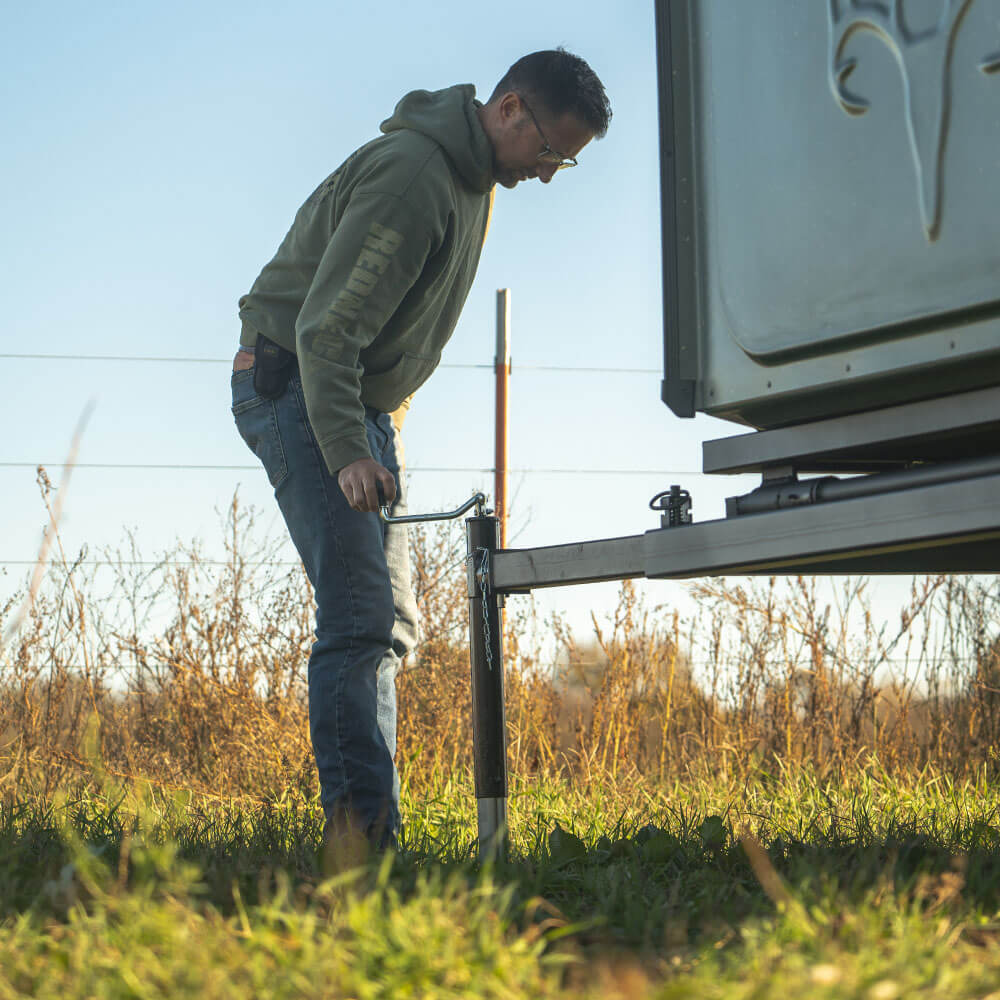 Redneck Rv Portable Hydraulic Deer Blind Trailer - Redneck Blinds