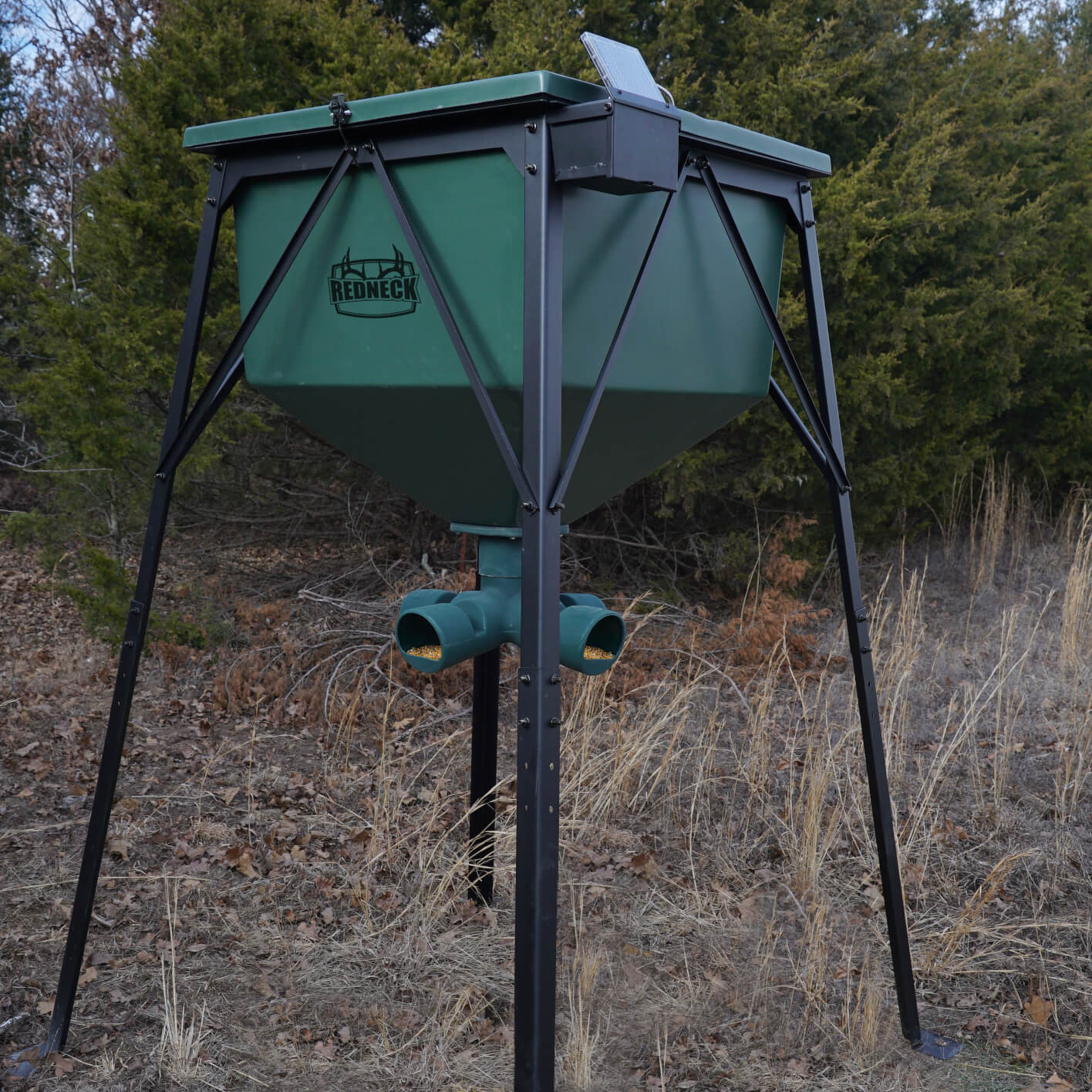 750 lbs Gravity Deer Feeder with solar dispenser
