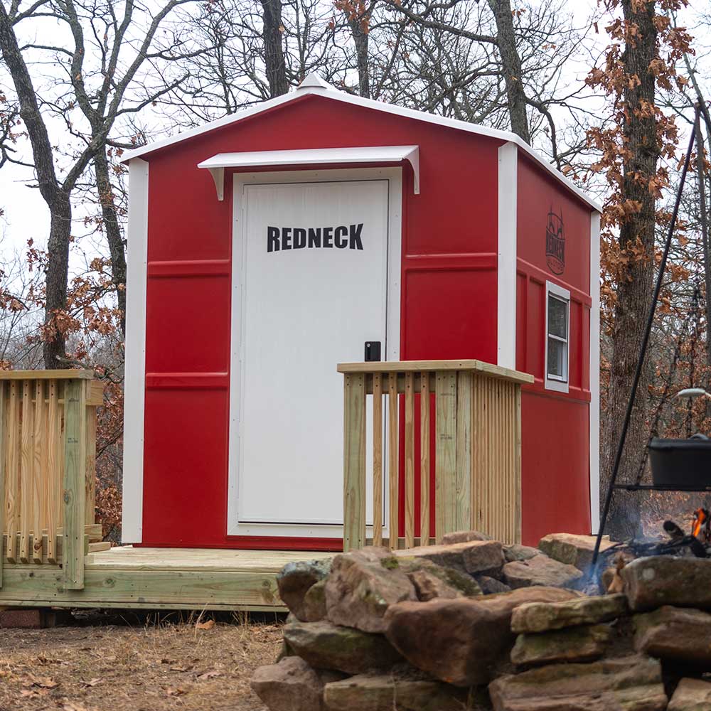 Red version of the Hunting Cabin by Redneck Blinds